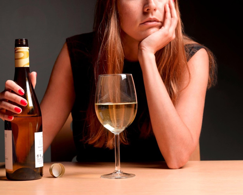 Анонимное лечение женского алкоголизма в Медыни